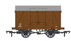 Rapido OO Gauge D1426 10t Covered Van - SR (post 1936) No.45779 927005