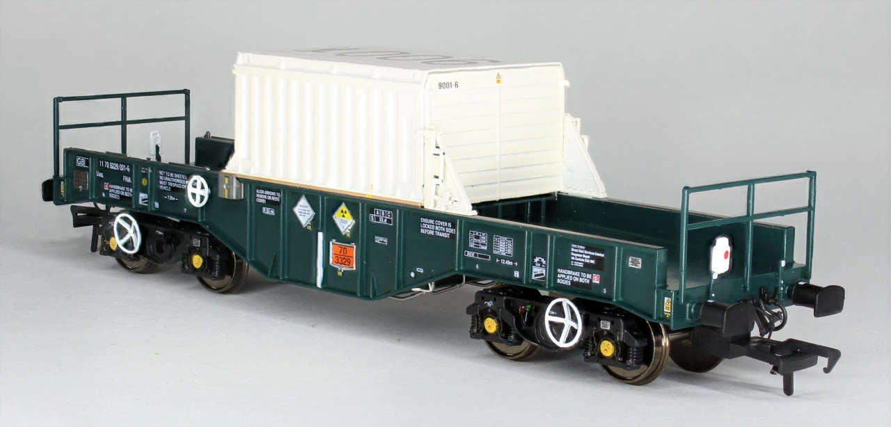 Revolution Trains OO Gauge FNA-D Nuclear Flask Carrier 11 70 9229 006-5 Model Railway Wagon RT-FNAD-403 2 Revolution Trains OO Gauge FNA-D Nuclear Flask Carrier 11 70 9229 006-5 Model Railway Wagon RT-FNAD-403 - Image 2