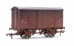 Dapol OO Gauge MEX Fruit Van Weathered British Railways Model Wagon 4F-015-020