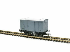Dapol OO Gauge BR Vent Van 4F-011-044