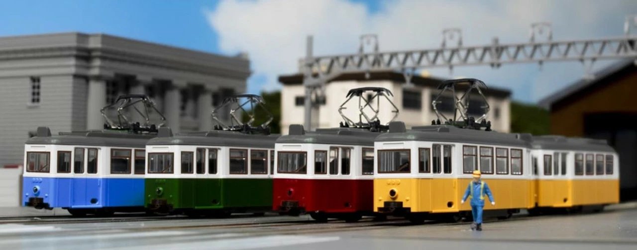 Kato MyTram N Gauge Classic Red Model Tram K14-806-3 1 Kato MyTram N Gauge Classic Red Model Tram K14-806-3