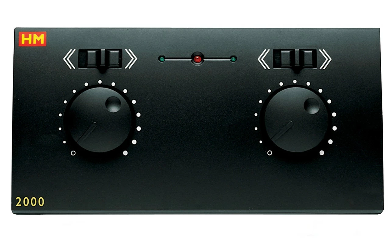 Hornby OO Gauge HM2000 Analogue Controller R8012 1 Hornby OO Gauge HM2000 Analogue Controller R8012